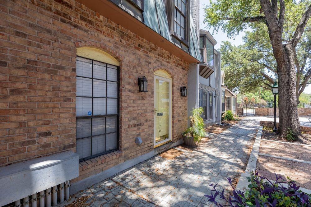 1170 Garraty Rd - Photo 3 of 27