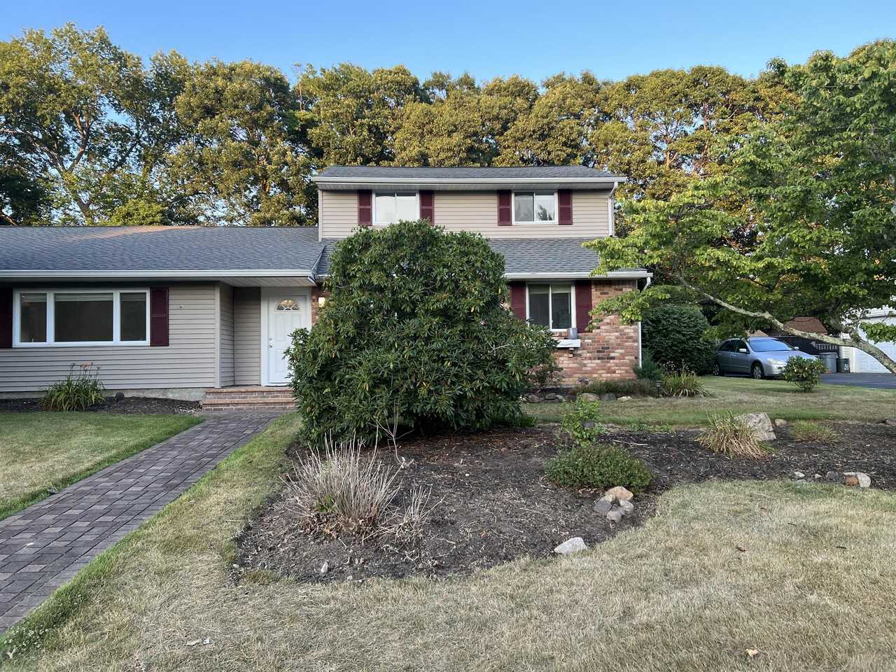 245 Woodhull Ave #1 - Photo 2 of 23