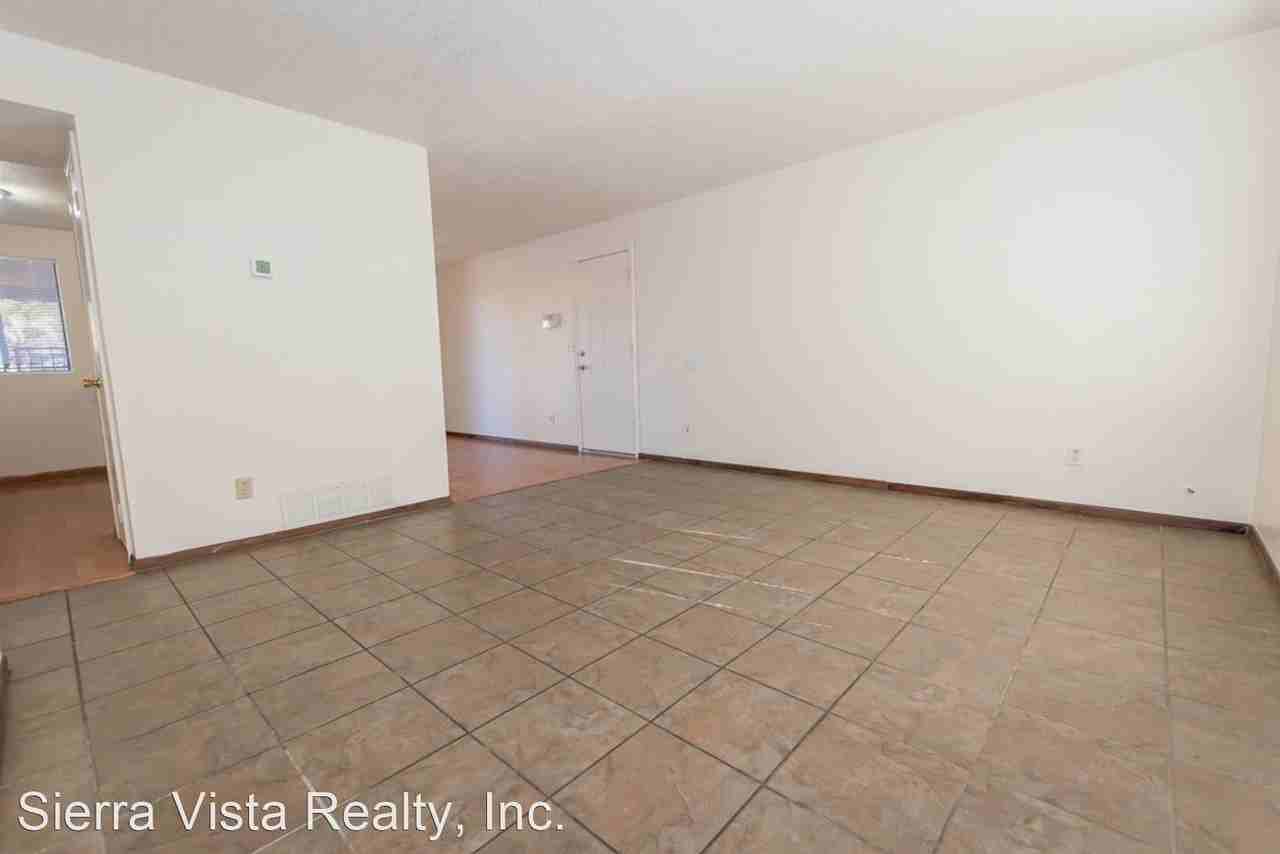 1047 Acacia Dr - Photo 2 of 37