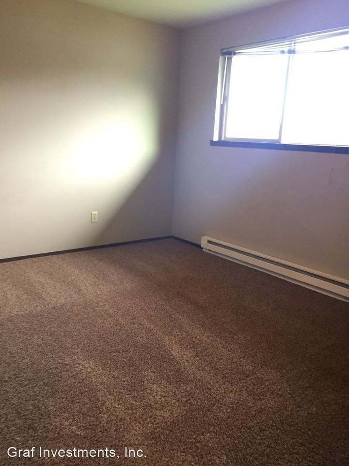 410 S. 3rd St. - Photo 2 of 11