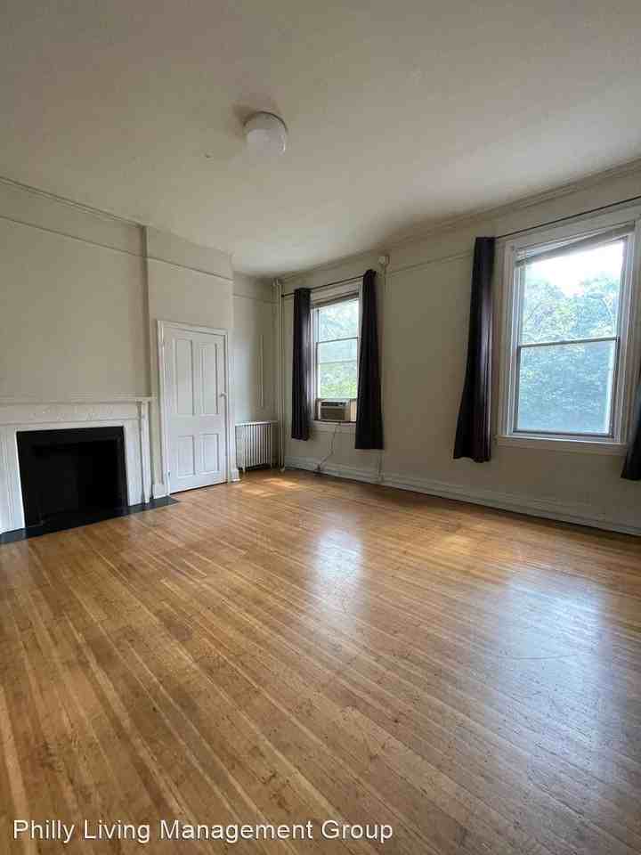 2211-13-15 Spruce Street - Photo 2 of 9