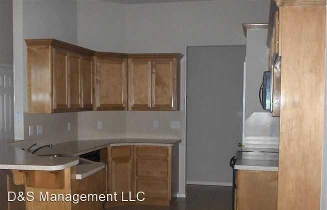 15808 Vicki Dr - Photo 3 of 23