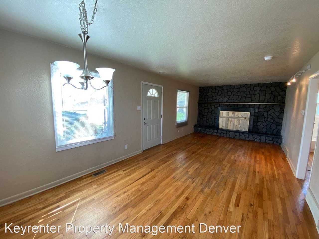 1775 W Beekman Pl - Photo 2 of 32