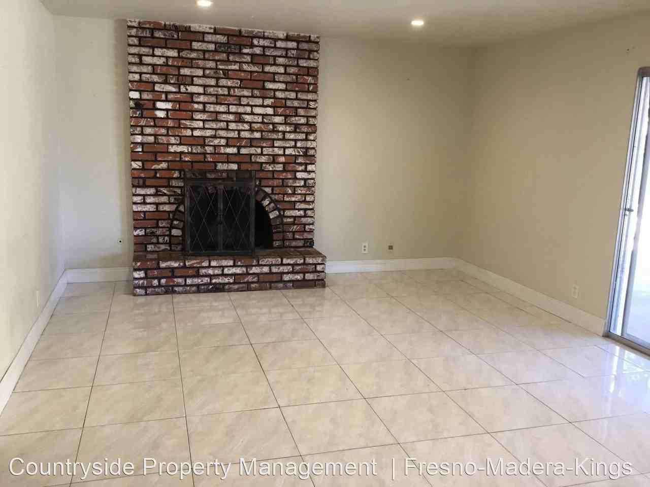 5269 E Washington Ave - Photo 2 of 8
