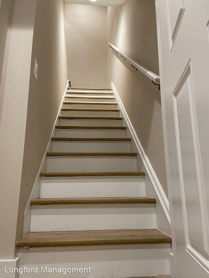 3816 12th St NE - Photo 2 of 15