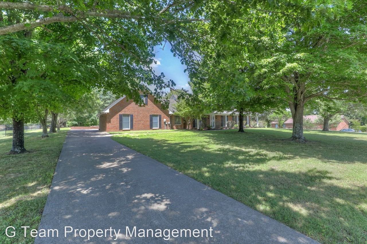 2303 Friendship Dr - Photo 3 of 32