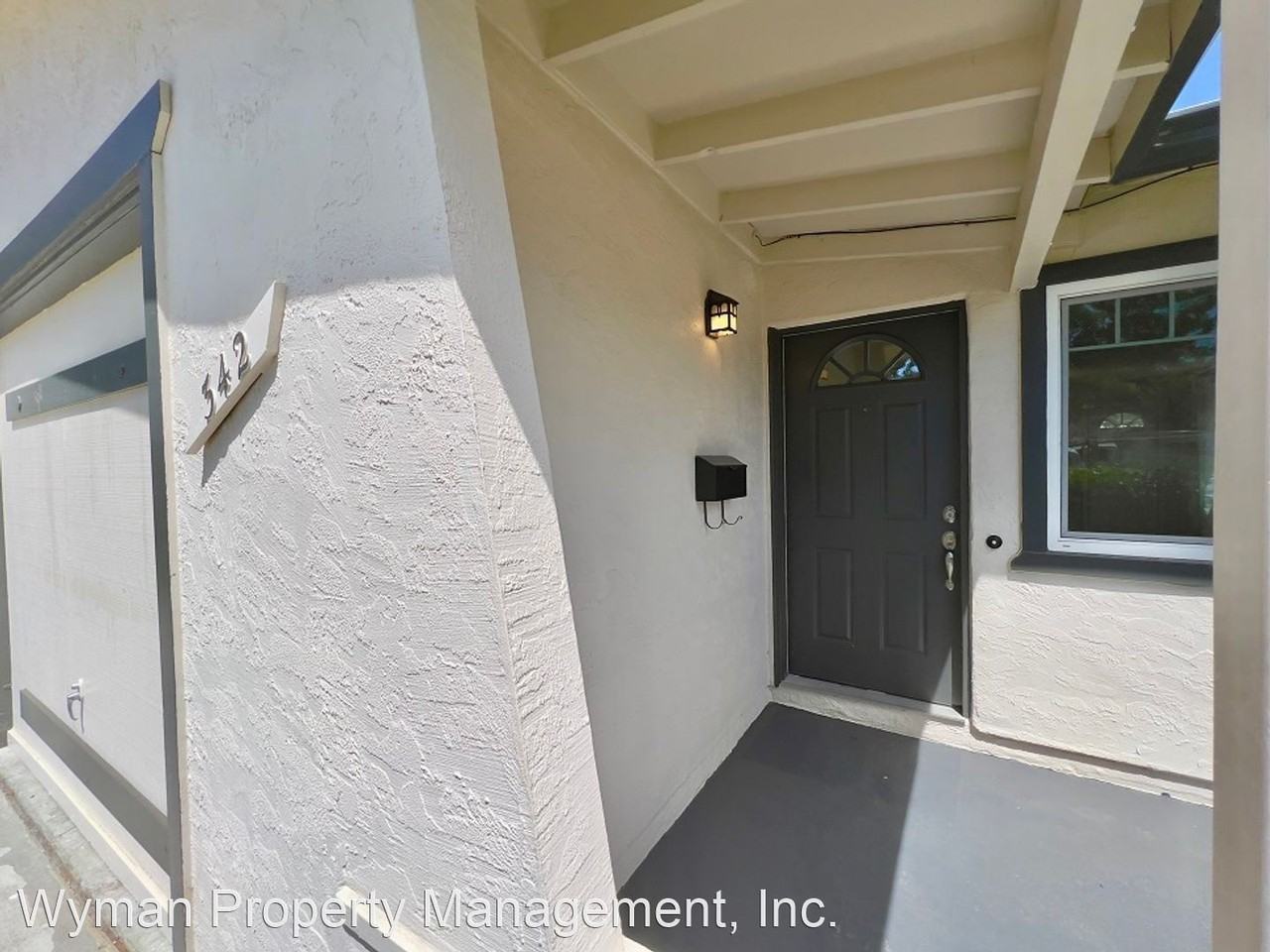 340-342 Underhill Drive - Photo 2 of 17