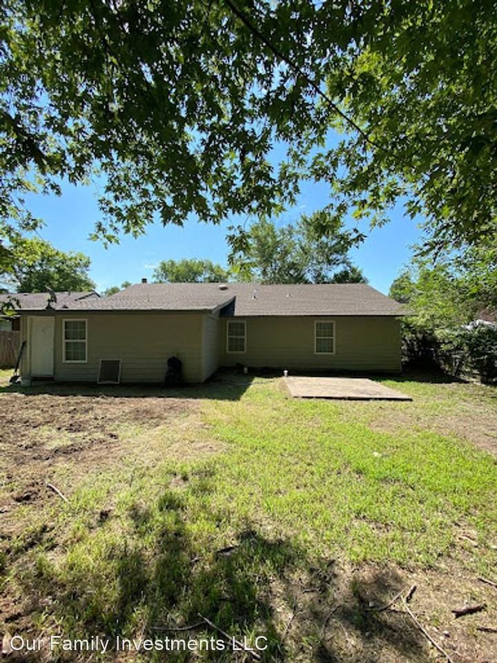 2450 S 141st East Ave - Photo 2 of 50