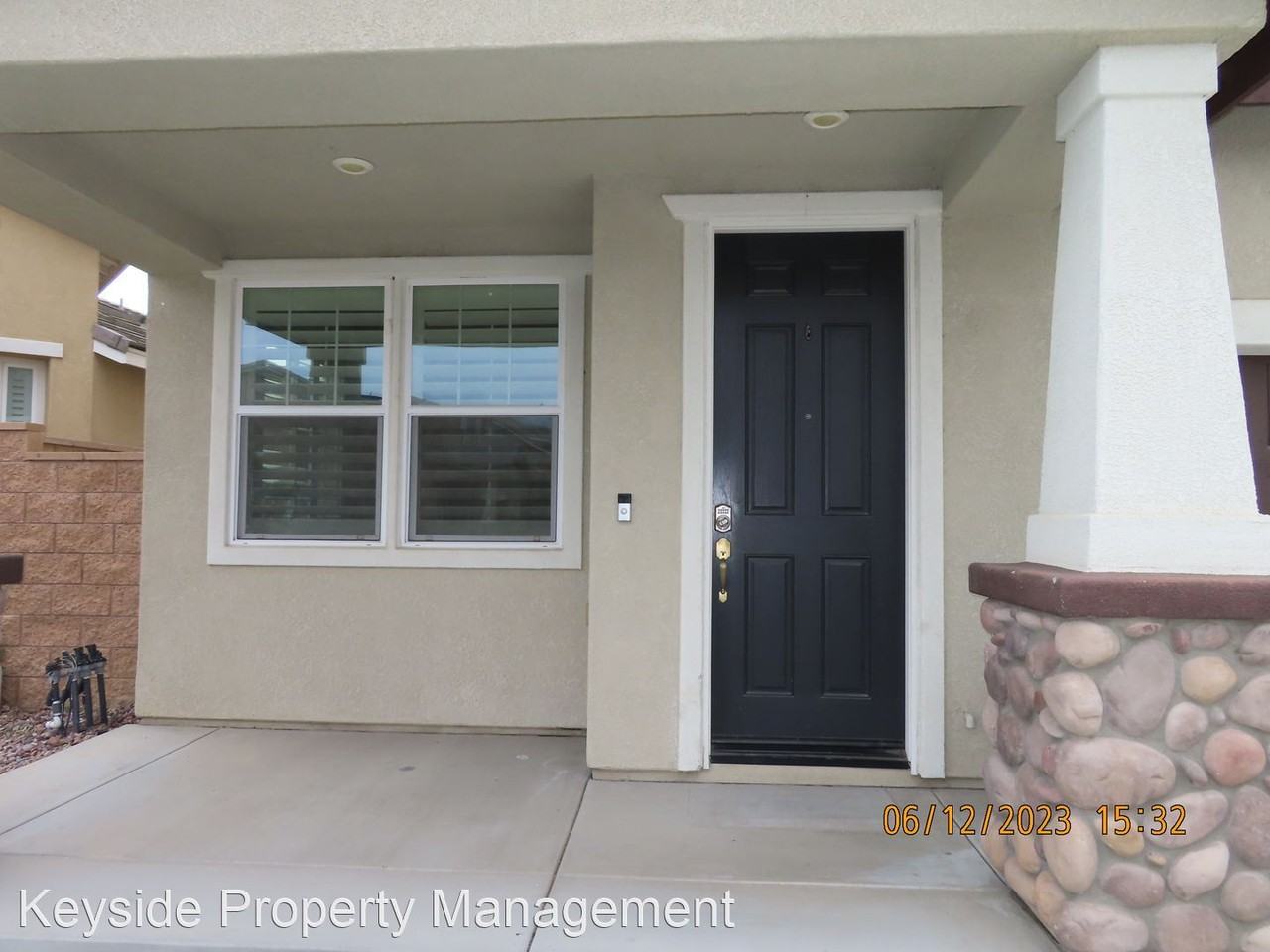 37893 Spicebush Ln - Photo 2 of 47
