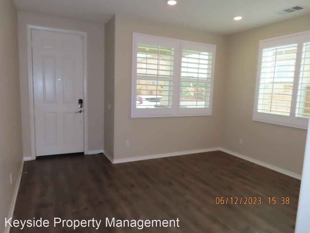 37893 Spicebush Ln - Photo 3 of 47