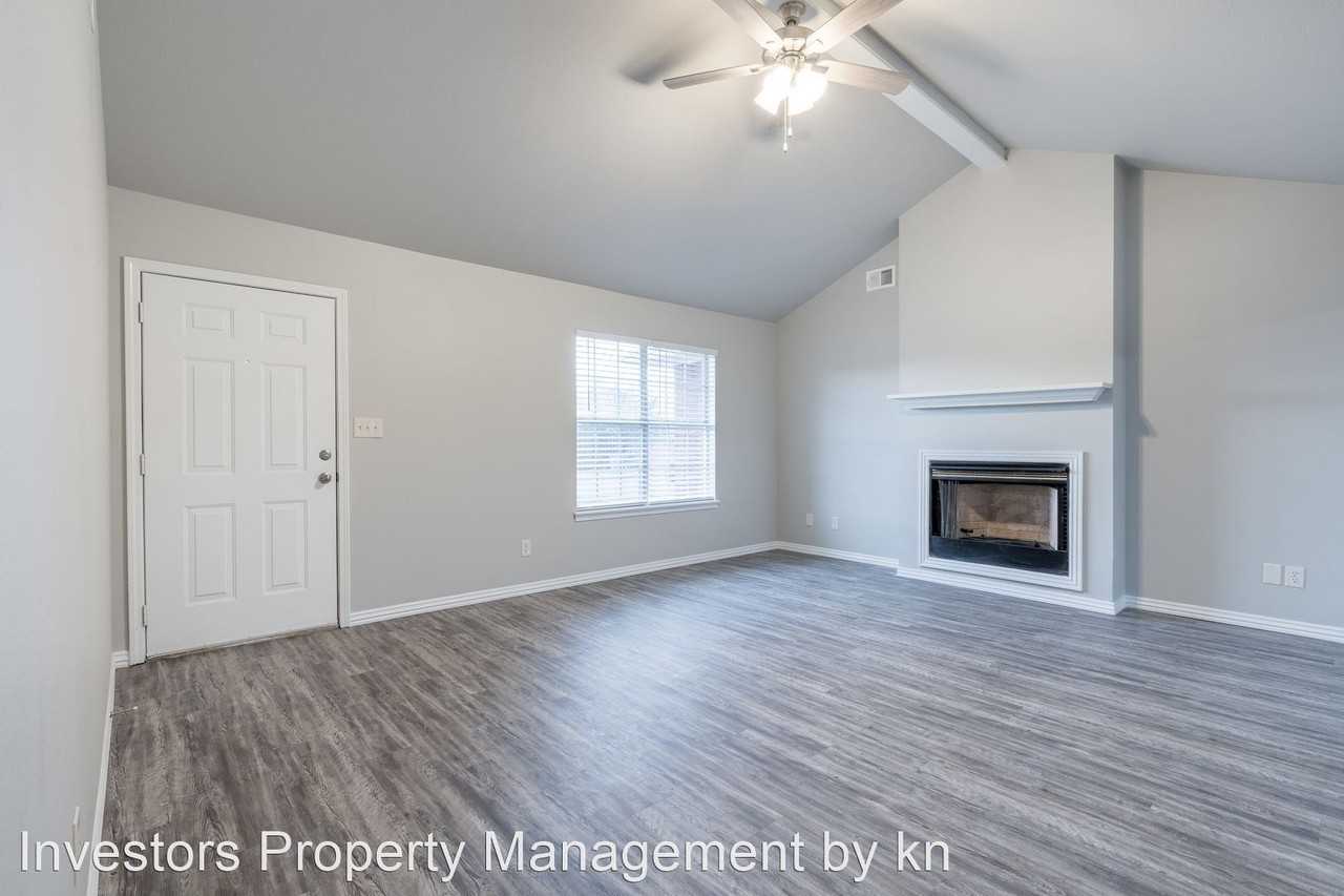 1014 L St - Photo 3 of 33