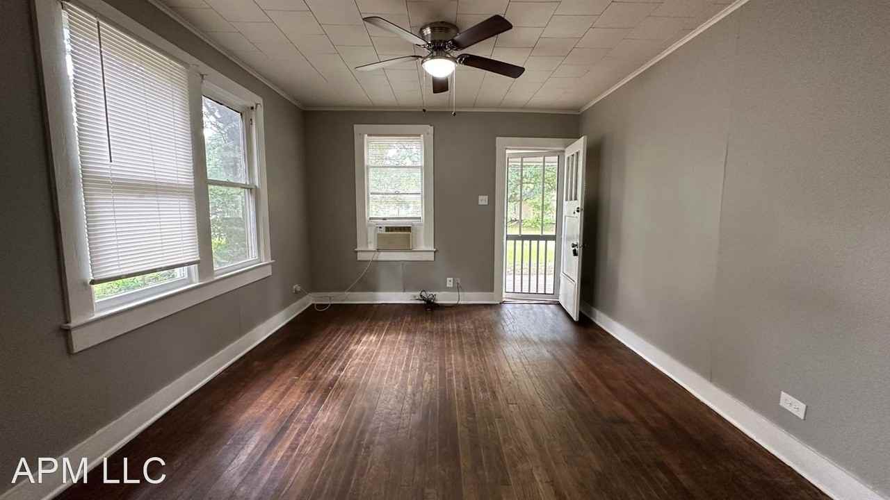 1211 Parnell St - Photo 2 of 10