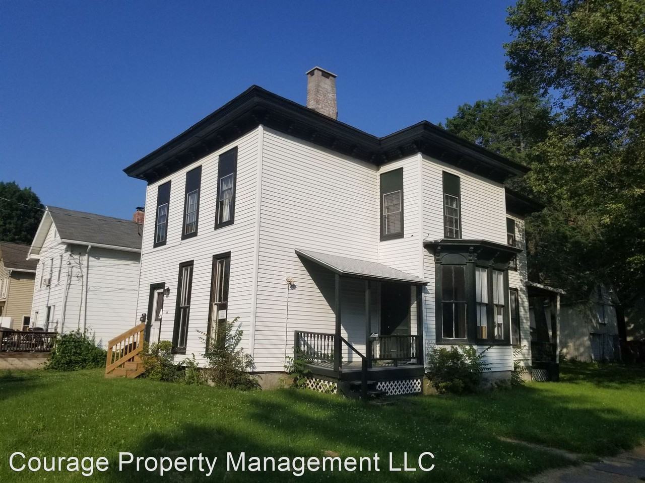 300 Lormore St - Photo 2 of 15