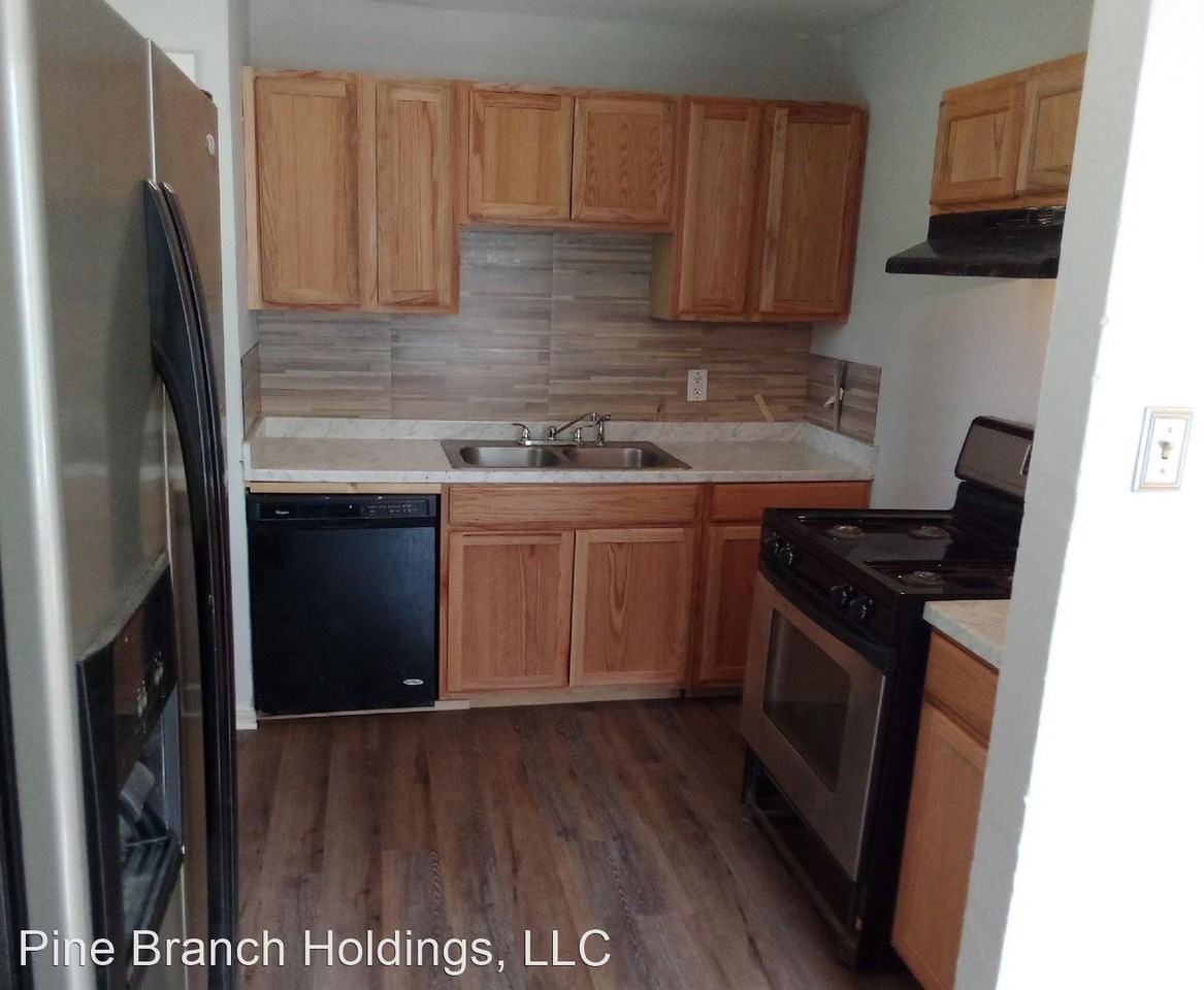 151 Hubbard Dr - Photo 3 of 10