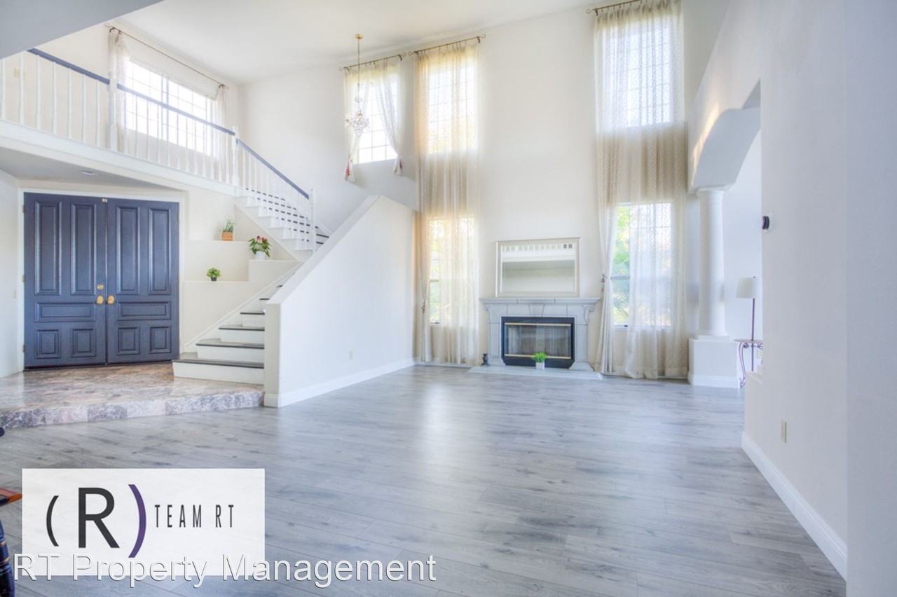 2060 Ashington Dr - Photo 3 of 38