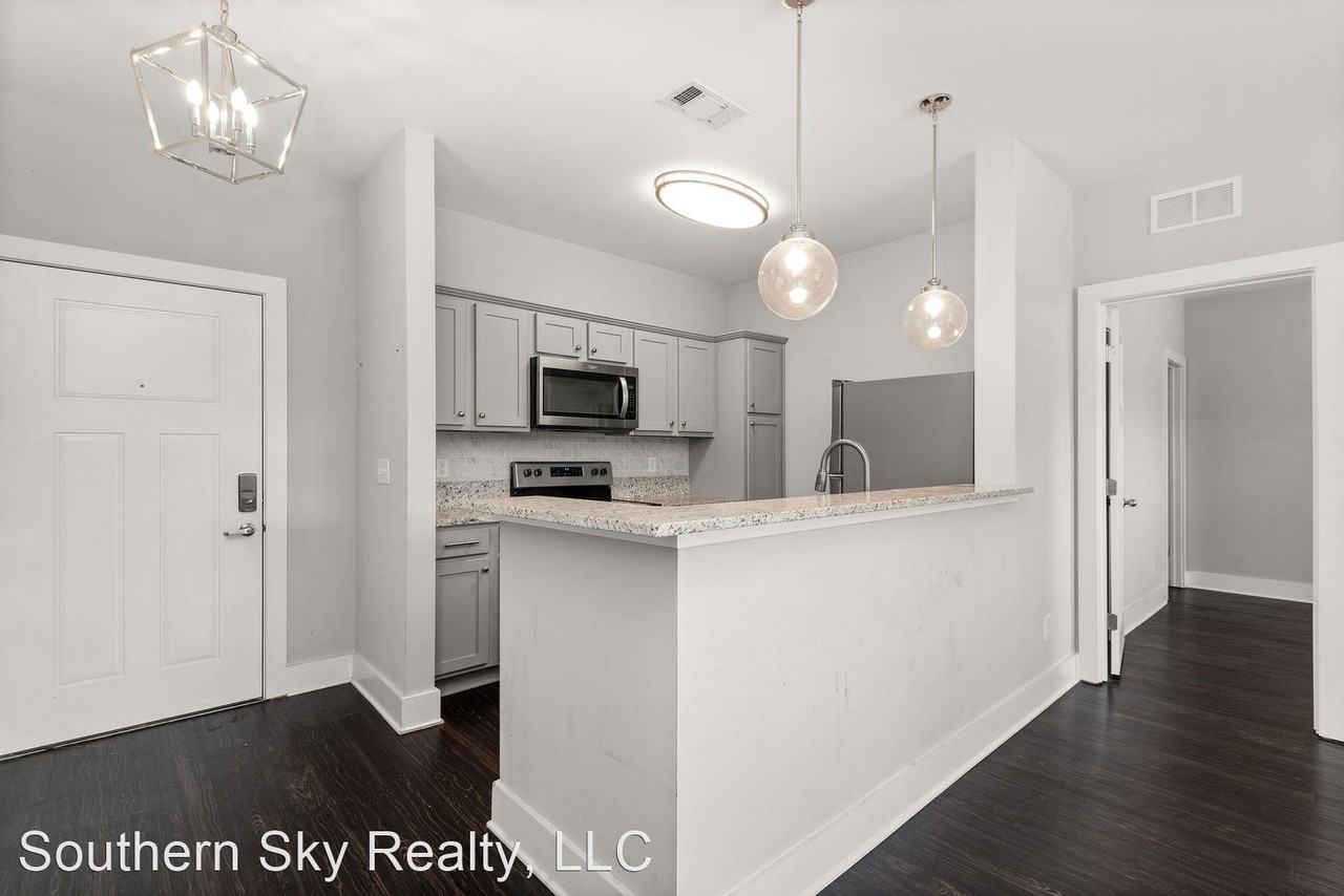 934 Governors Ct #213