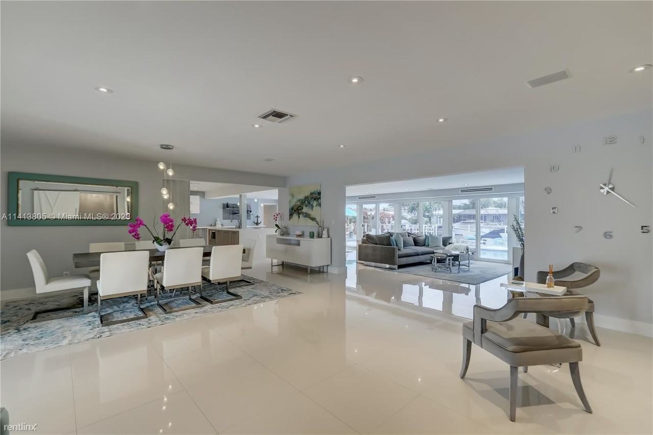 5580 Ne 29th Ave - Photo 2 of 27