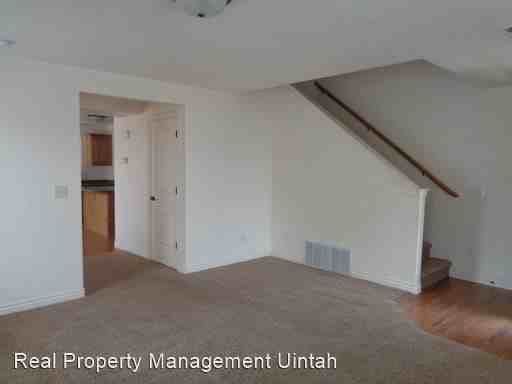 298 E 500 N - Photo 2 of 10