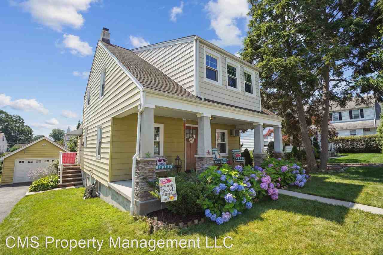 110 6th St - Photo 2 of 25