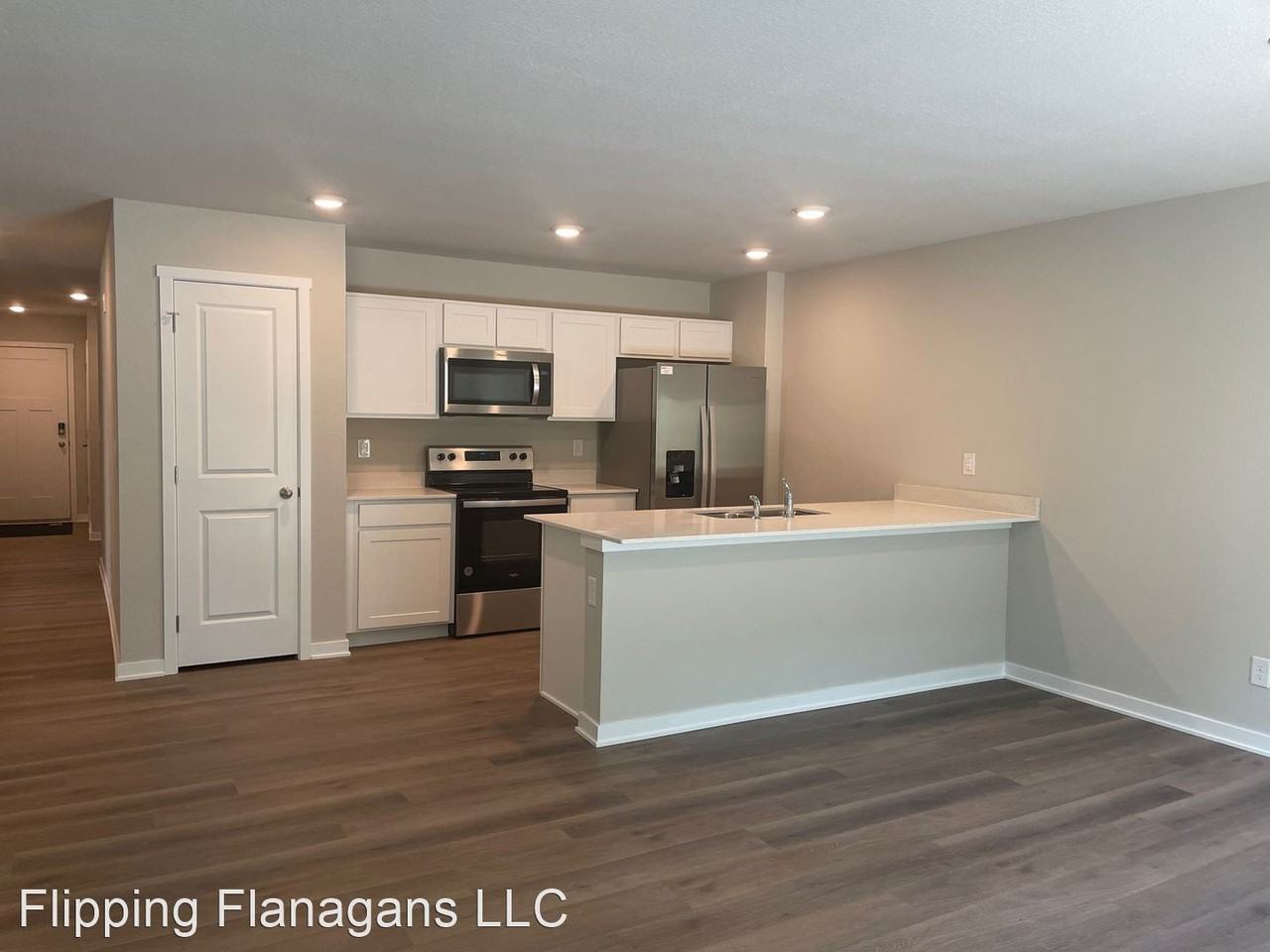 17708 Hampton Dr - Photo 2 of 9