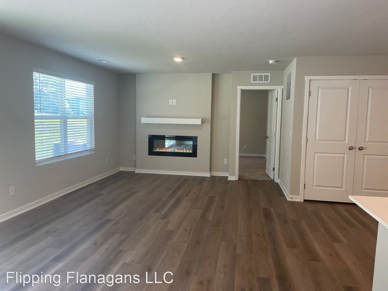 17708 Hampton Dr - Photo 3 of 9