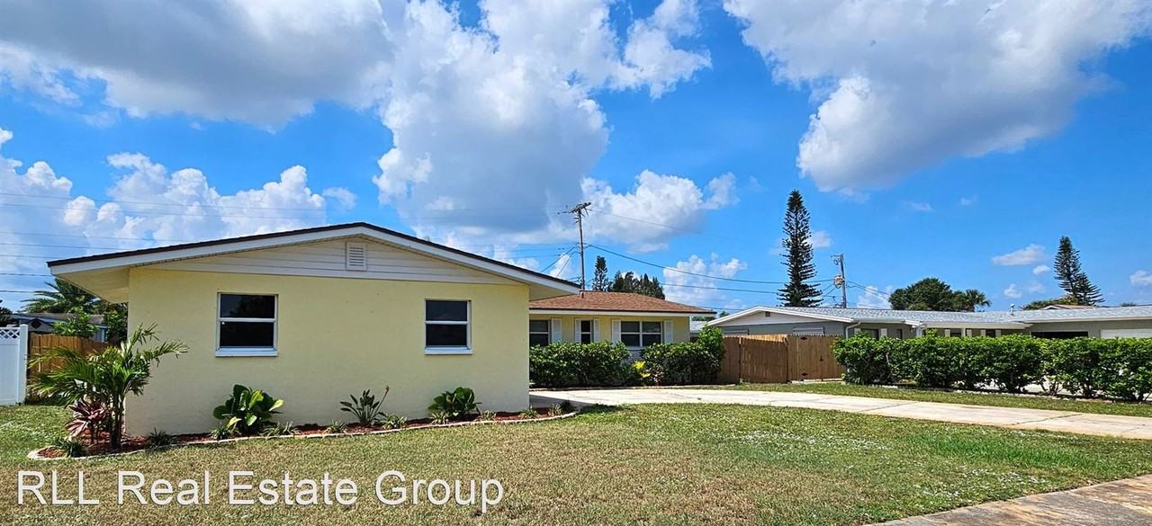 1405 S Harbor Dr - Photo 3 of 24