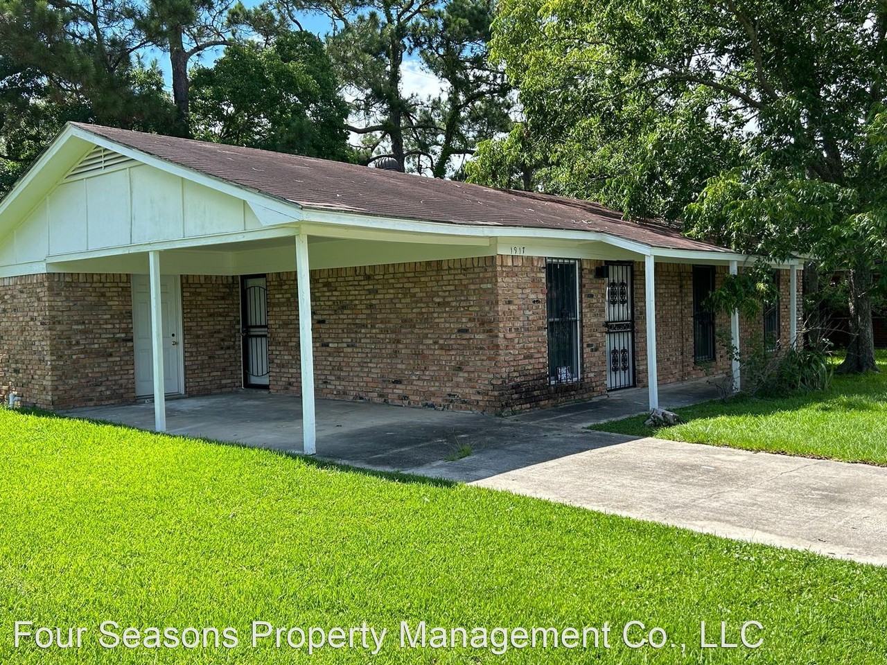 3901 Juniper St - Photo 3 of 15