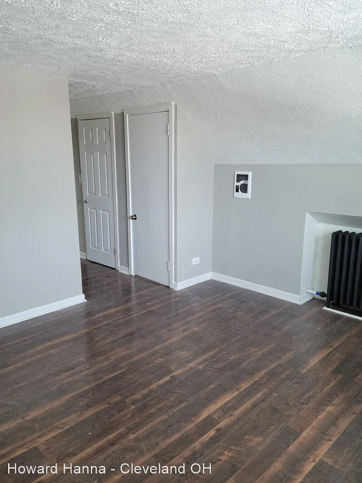 16601 Hilliard Rd - Photo 3 of 14