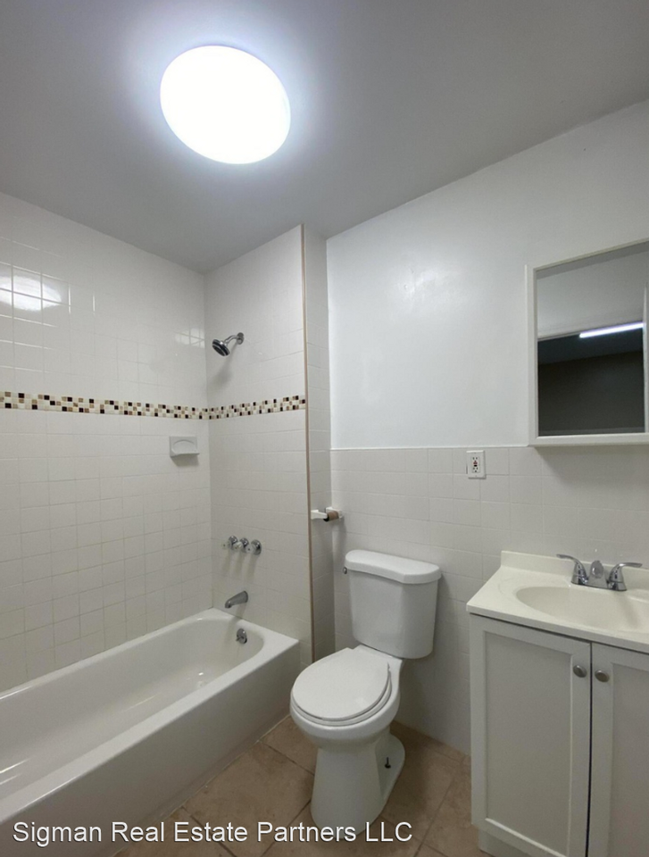 193-195 Bay Ave. - Photo 3 of 5