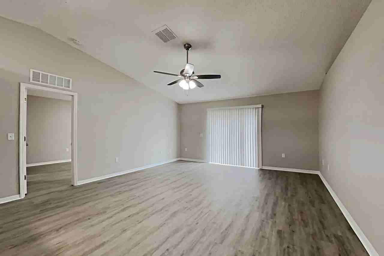 3869 Arborvitae Way - Photo 3 of 34