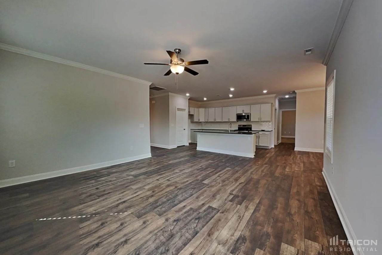 107 D L Phillips Ln - Photo 3 of 16