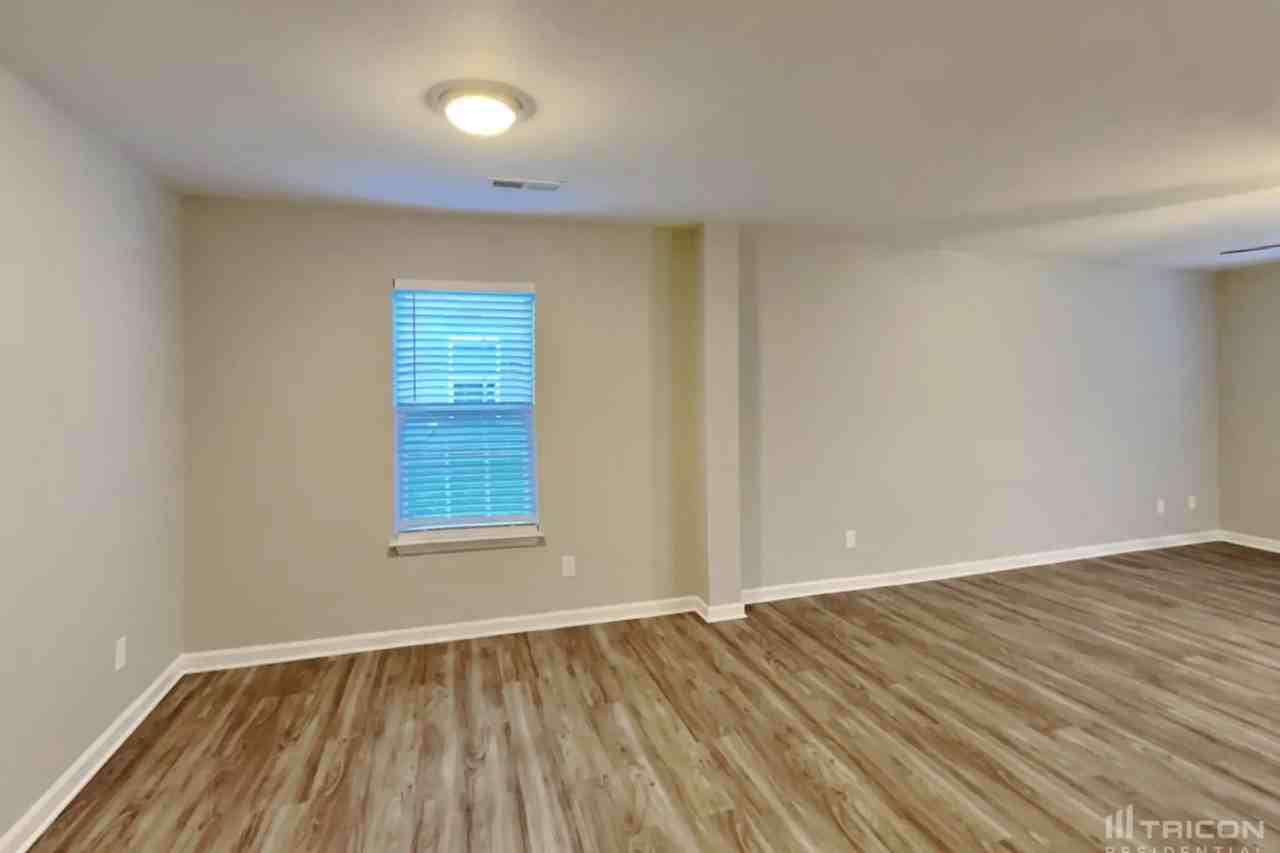 5099 Liberty Hall Cir - Photo 3 of 40