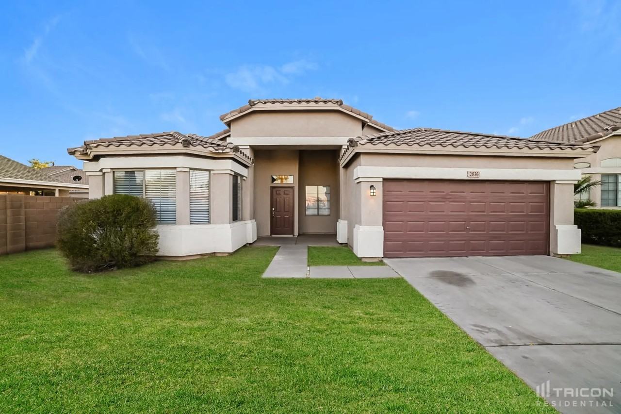 2836 S 66th Ave, Phoenix, AZ 85043 4 Bedroom House for 2,359/month