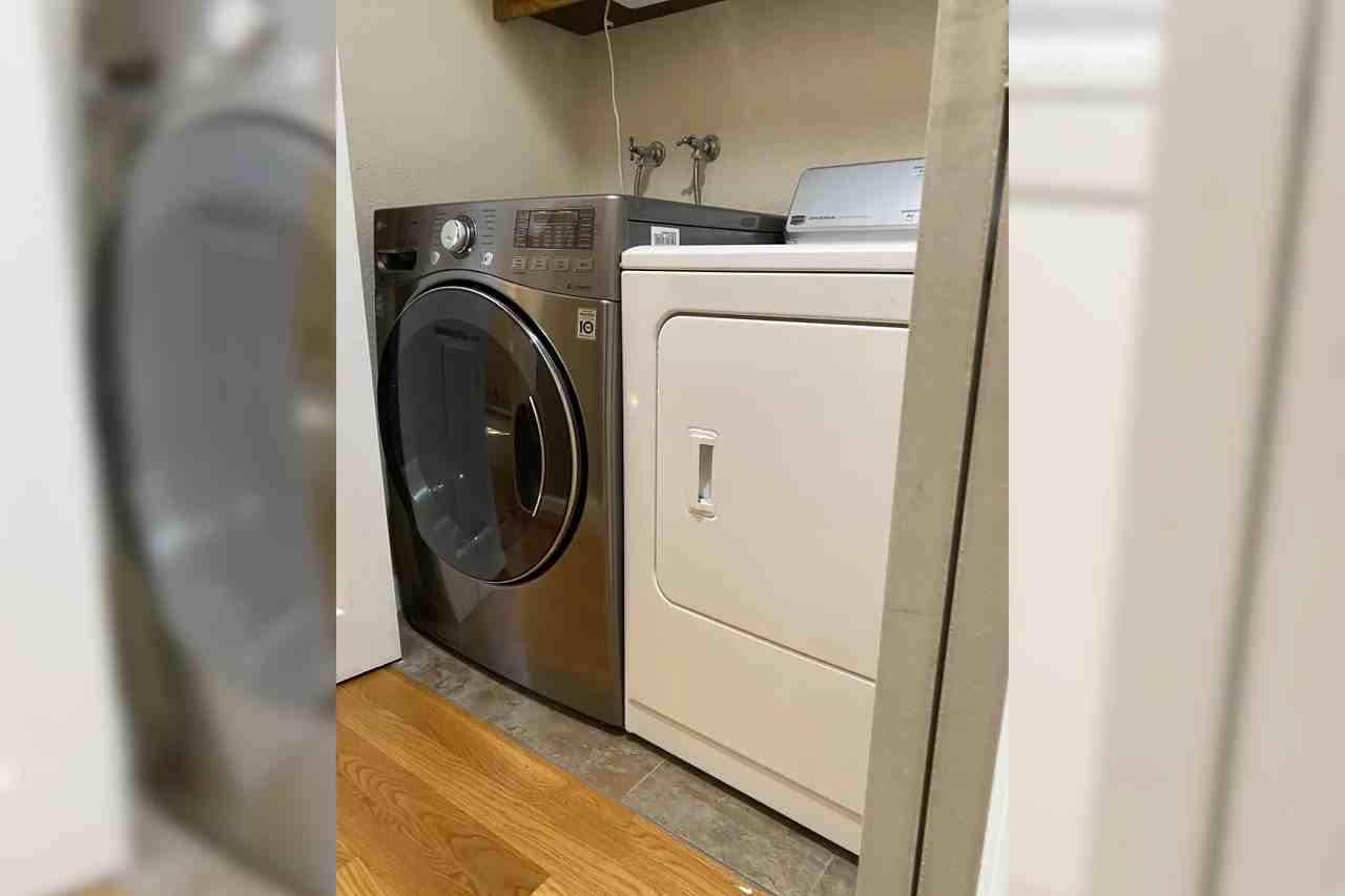 633 Yolo Ct - Photo 3 of 30