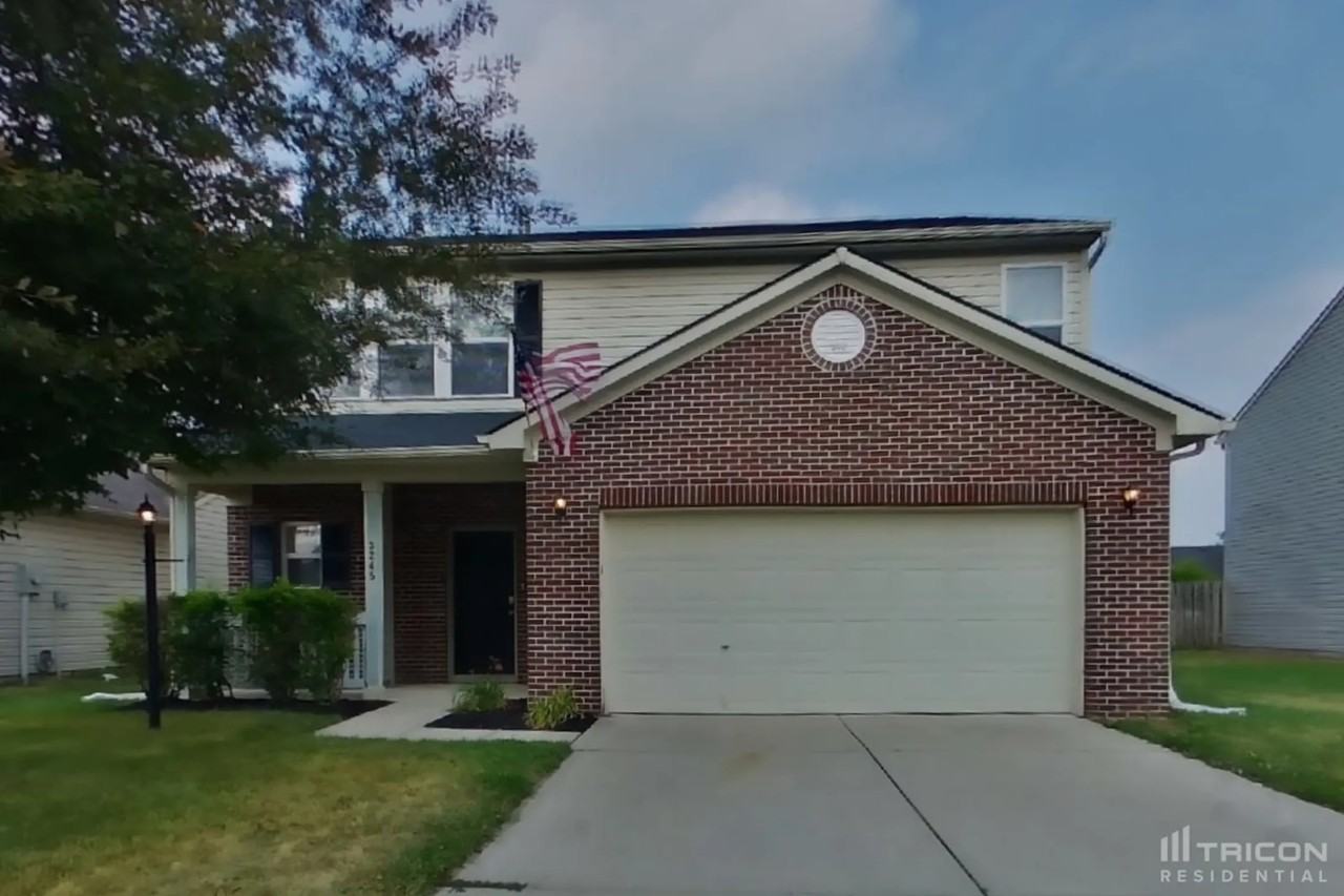 3245 Lakestream Dr - Photo 2 of 34