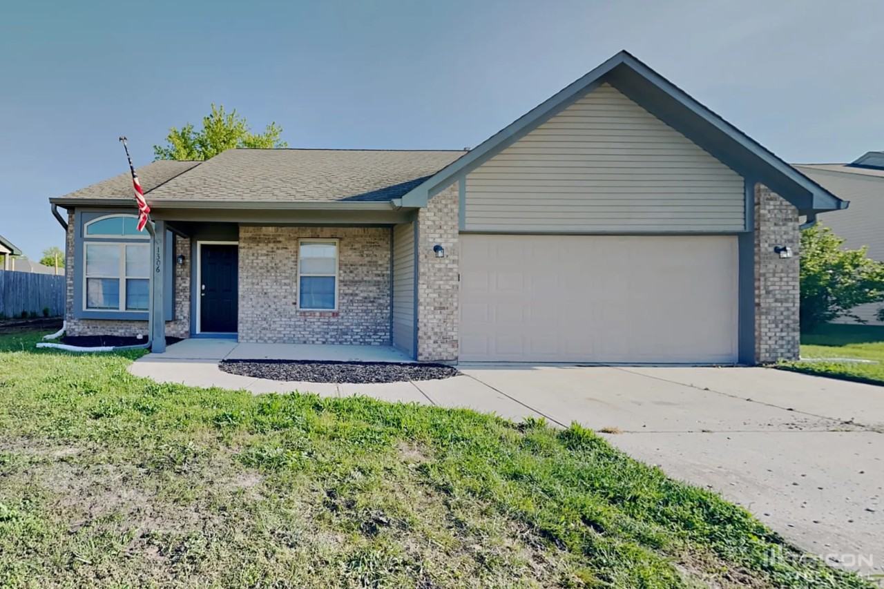 1306 Sassafras Ct - Photo 2 of 16