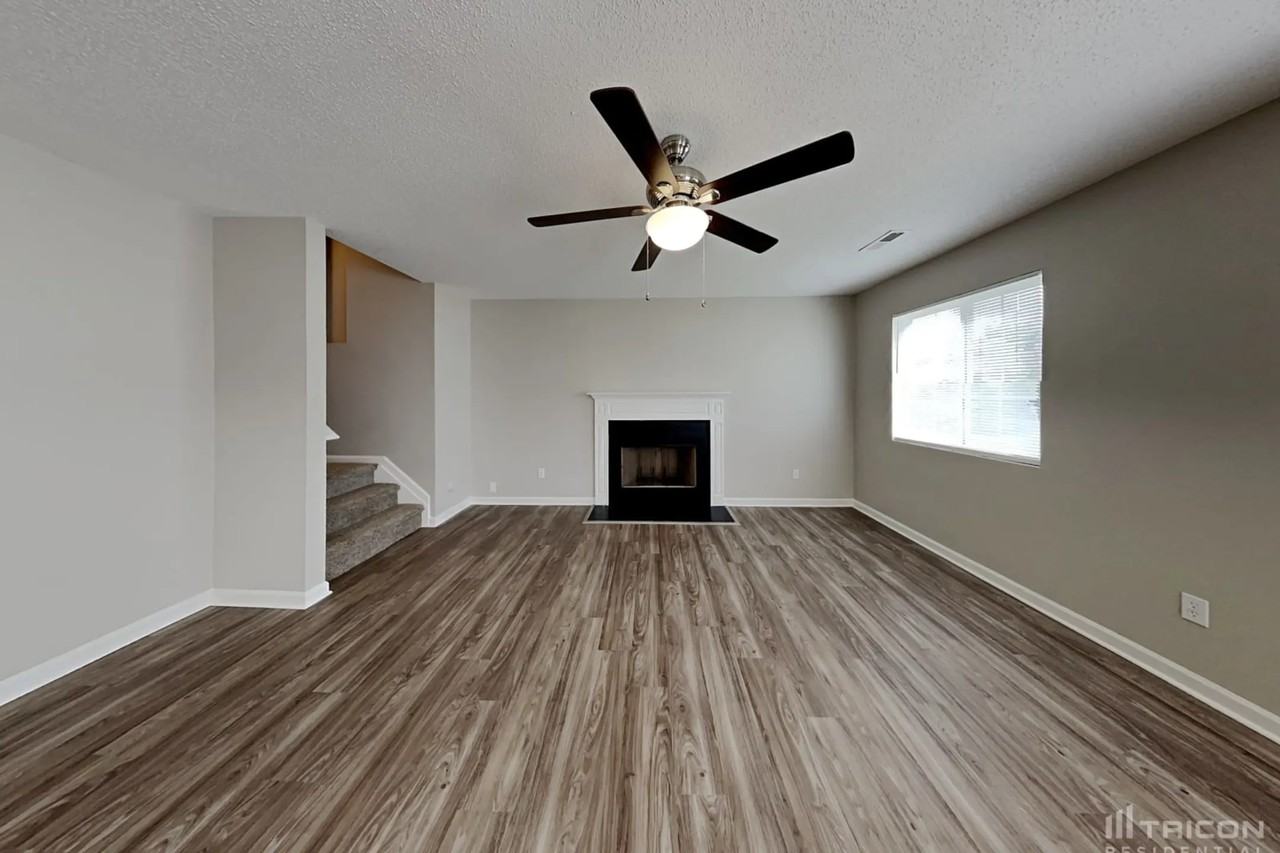 810 Topsail Dr - Photo 3 of 16