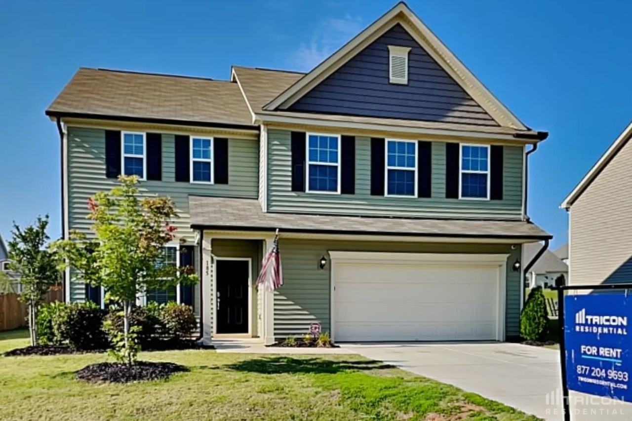 185 Ashberry Ln - Photo 2 of 18