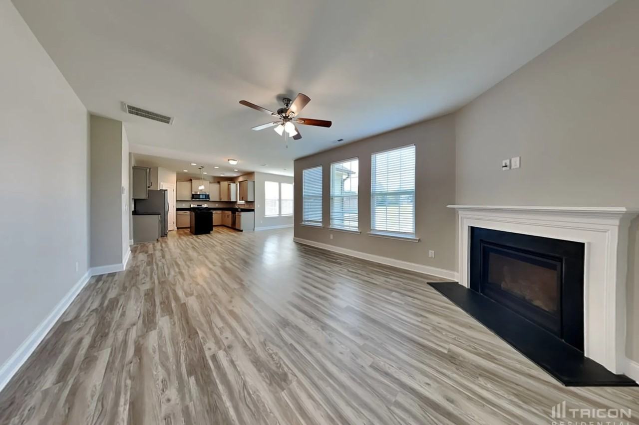 185 Ashberry Ln - Photo 3 of 18