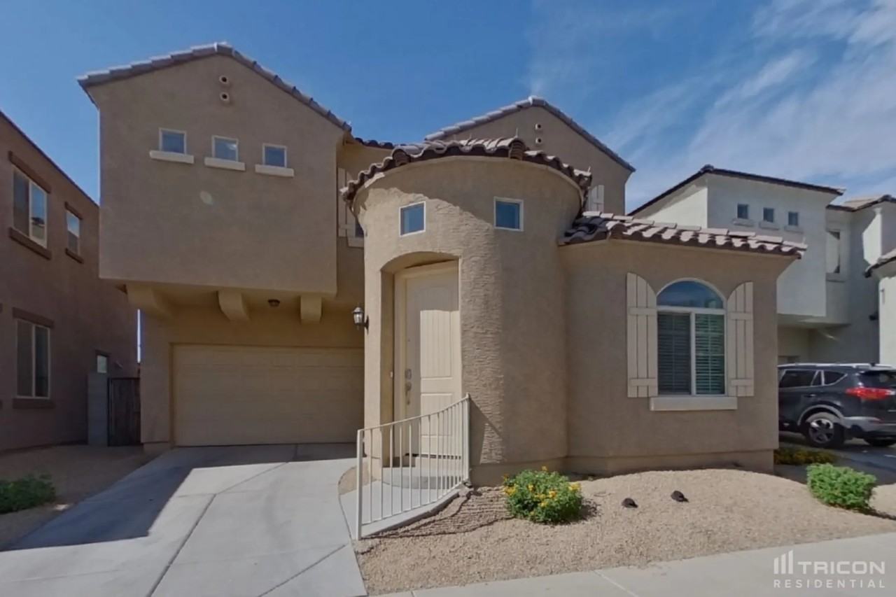 10336 W Devonshire Ave - Photo 2 of 18