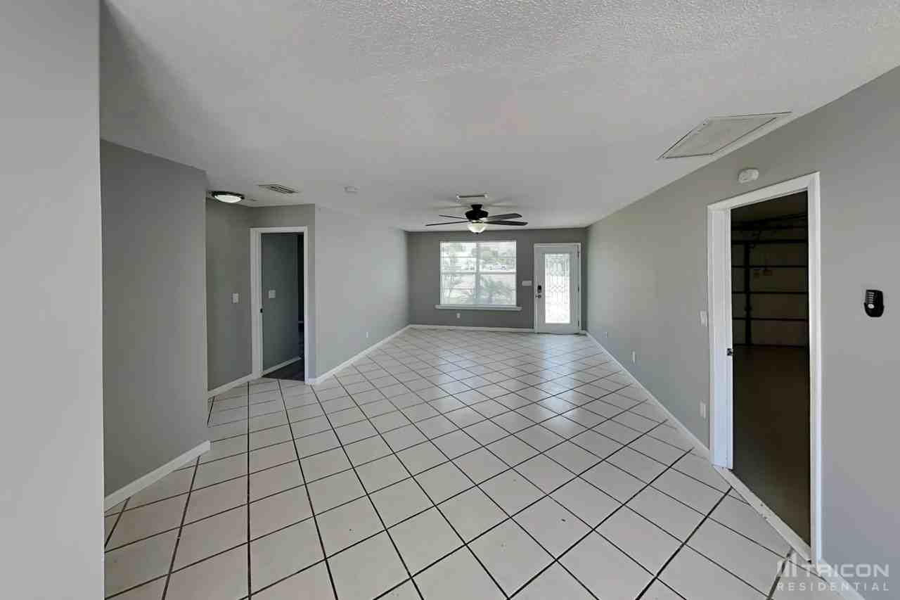 5513 3rd Avenue Plz W - Photo 3 of 18