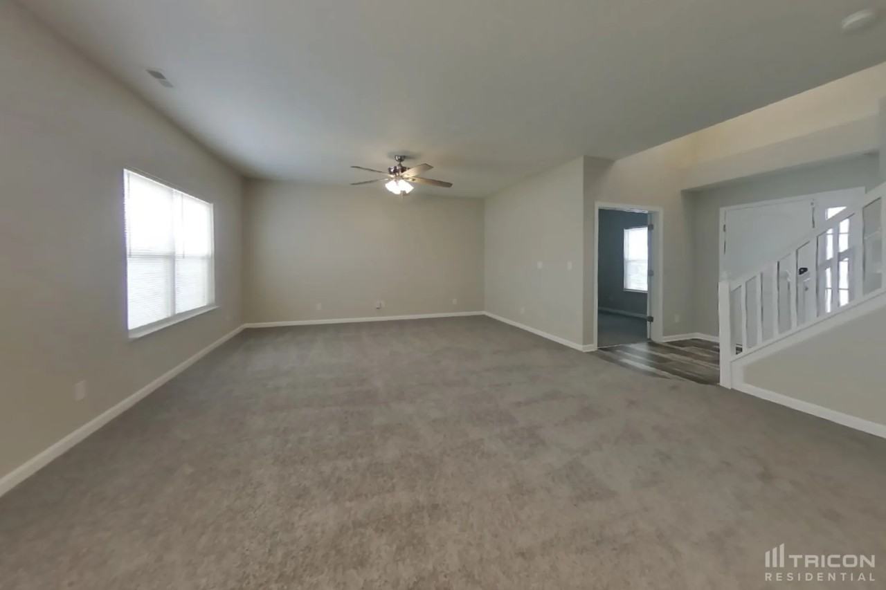 2038 Abbey Ln - Photo 3 of 17