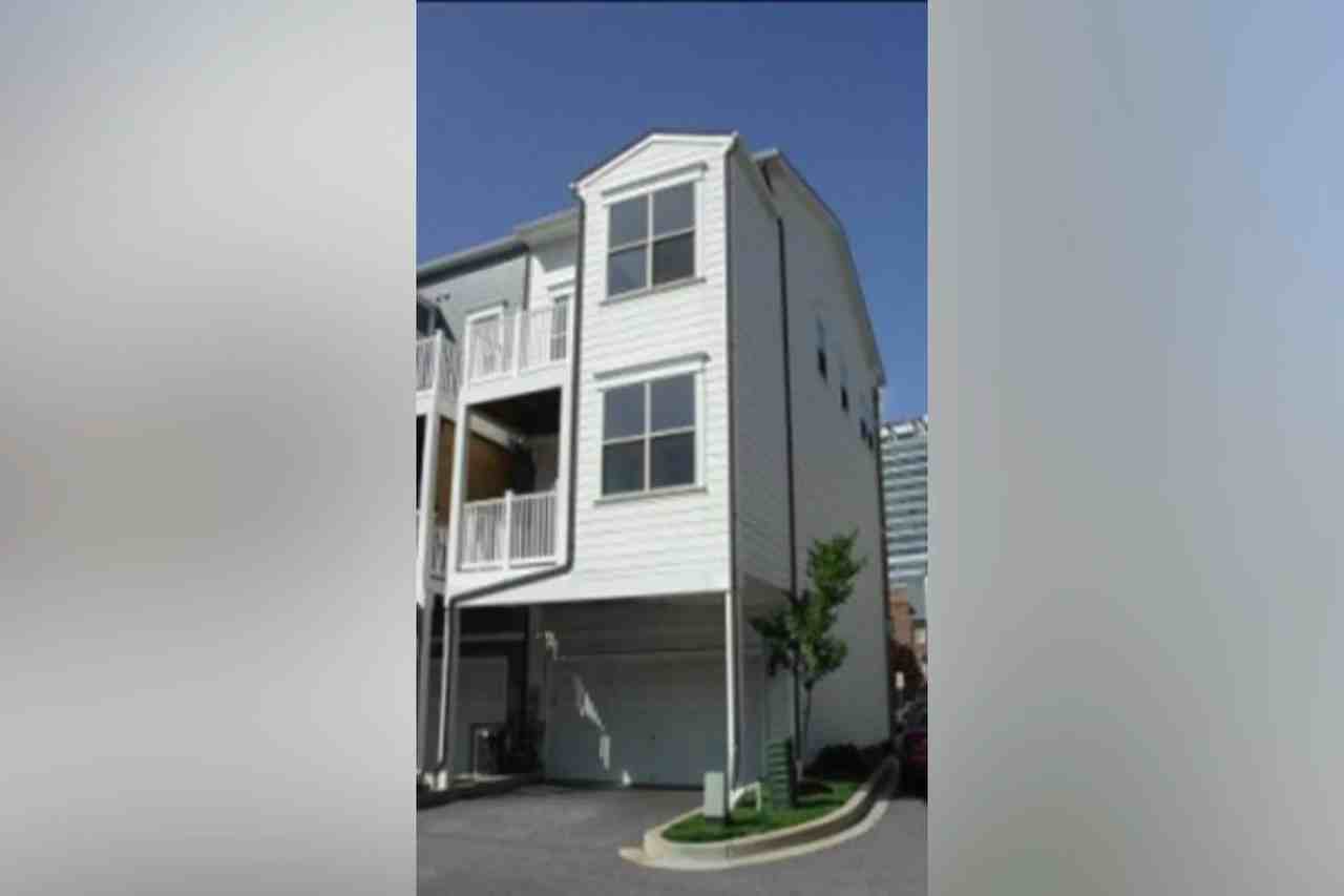 105 S High St - Photo 2 of 15