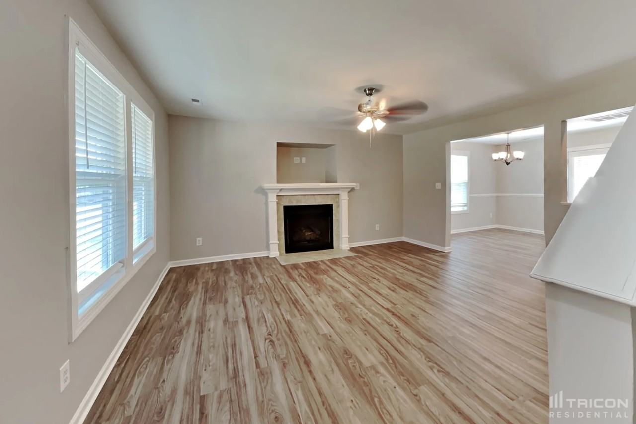 144 Crown Side Dr - Photo 3 of 17