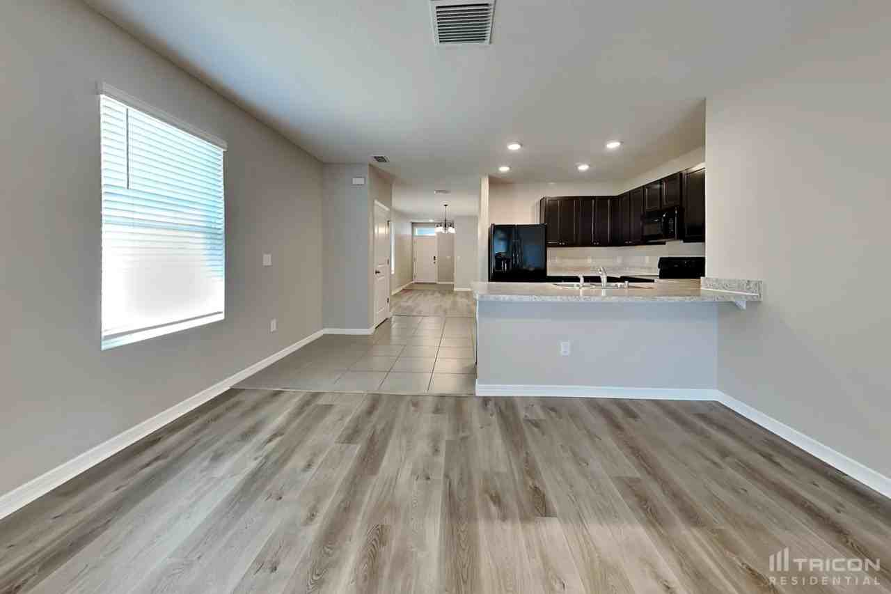 6632 Seaway Dr - Photo 3 of 16