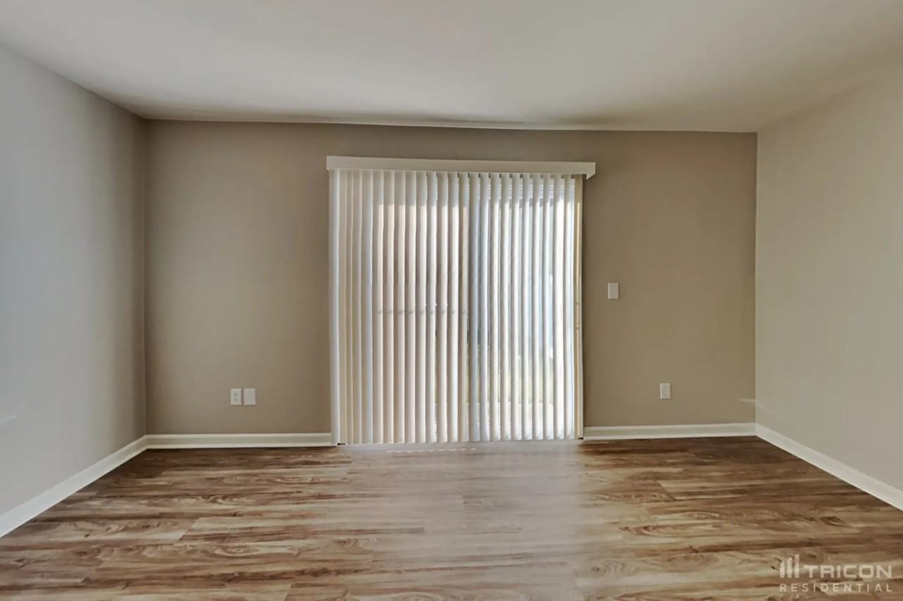 712 Sherman St - Photo 3 of 31