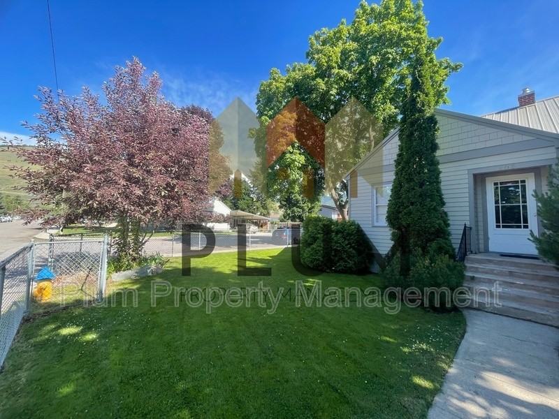 205 Benton Ave - Photo 3 of 24