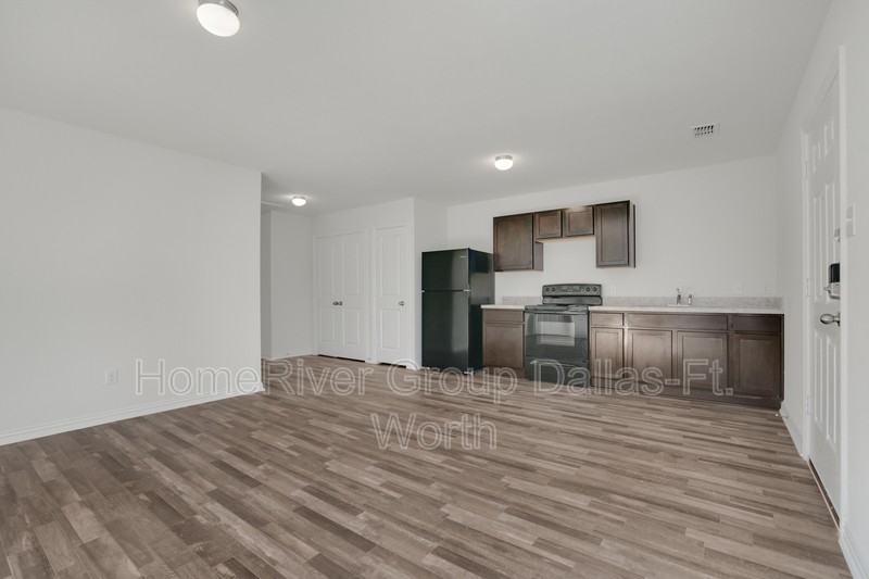 107 Carly Ln - Photo 2 of 16