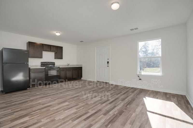 107 Carly Ln - Photo 3 of 16