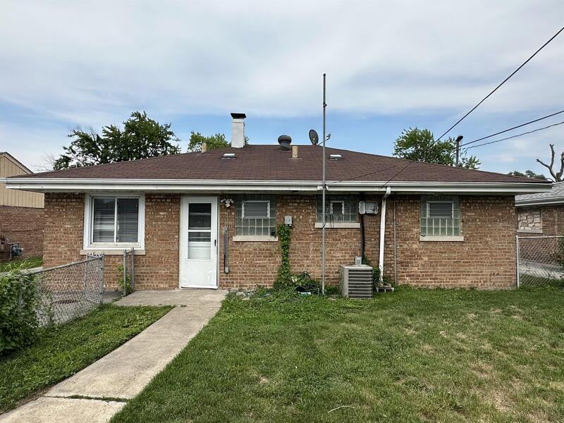 17108 Burnham Ave - Photo 2 of 10